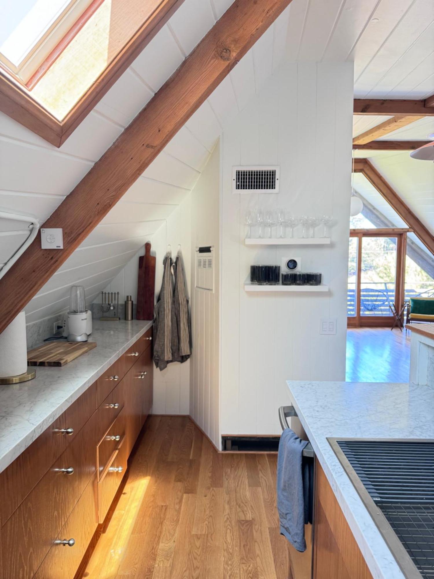 Iconic Gesner Boat House With View Of The Hollywood Sign Holiday home